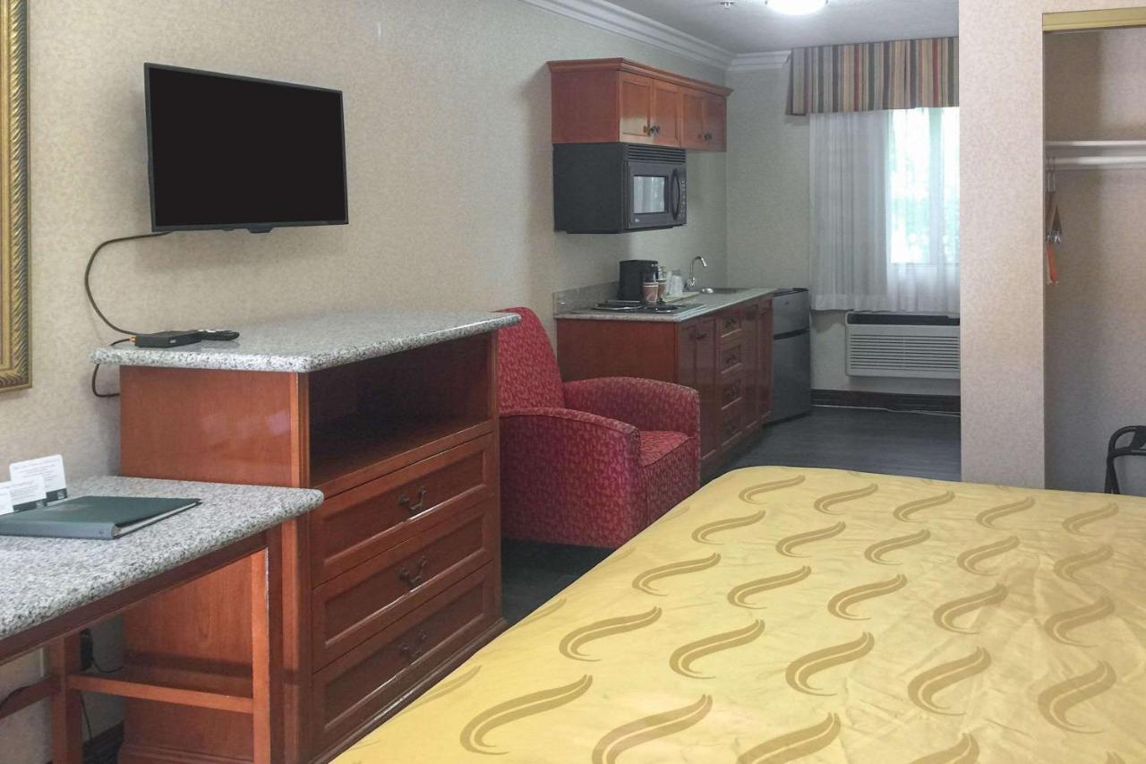 Quality & Near Camp Pendleton 3*